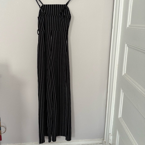 Black and white jumpsuit size XS - Picture 2 of 9